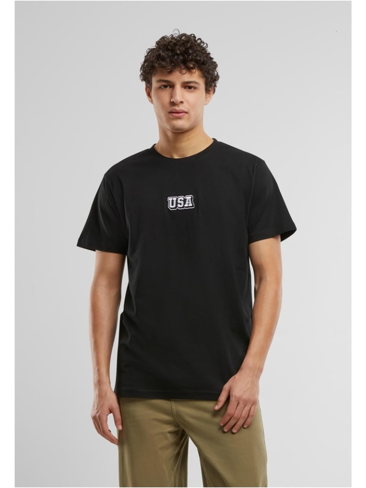 

Футболка с нашивкой USA College Wording Patch Tee черного цвета Mister Tee