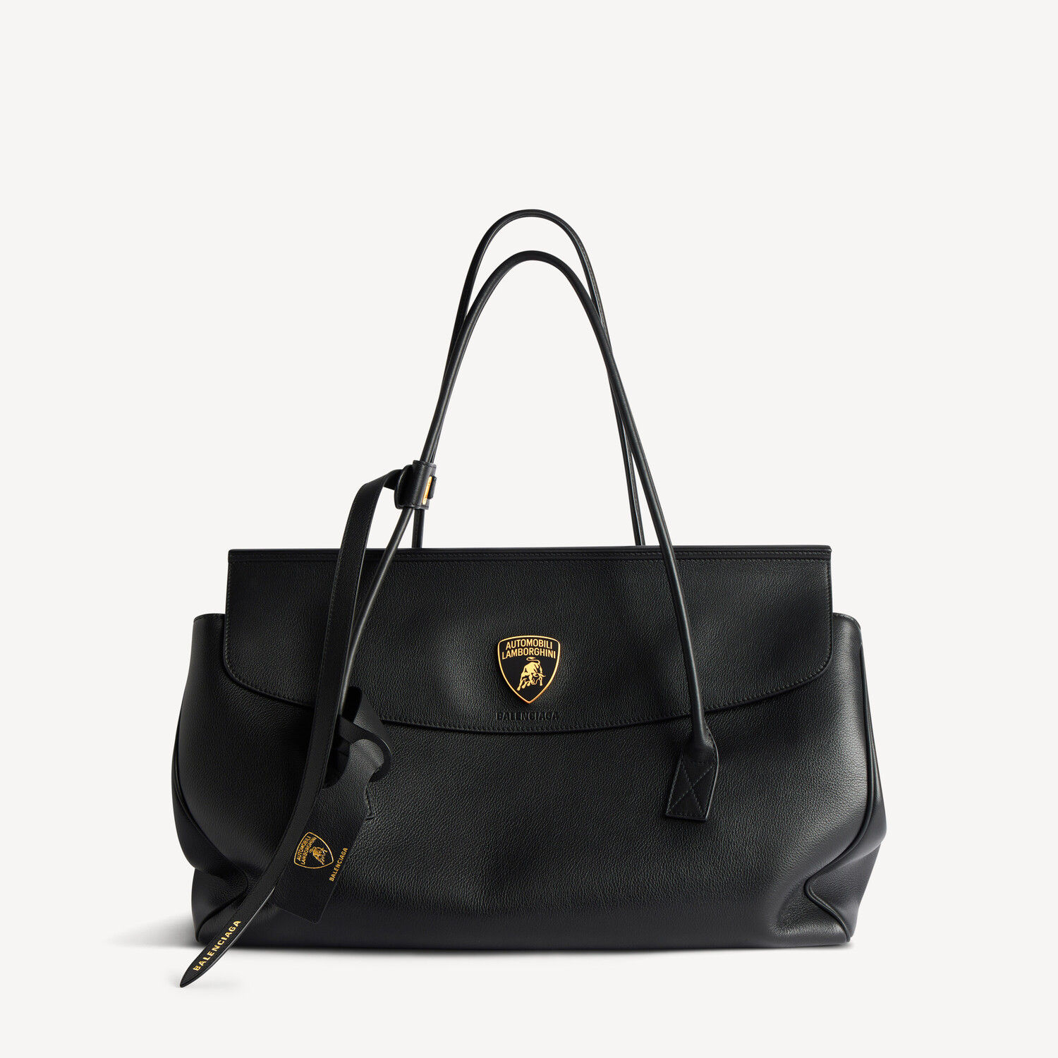 

Женская сумка balenciaga | automobili lamborghini carrie carry all bag в черном цвете BALENCIAGA, черный