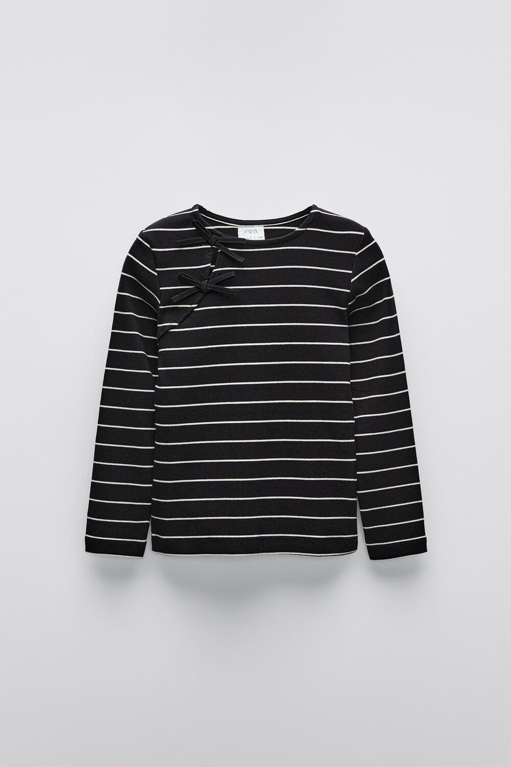 

Футболка в рубчик с полосатой лентой ZARA, черный/белый