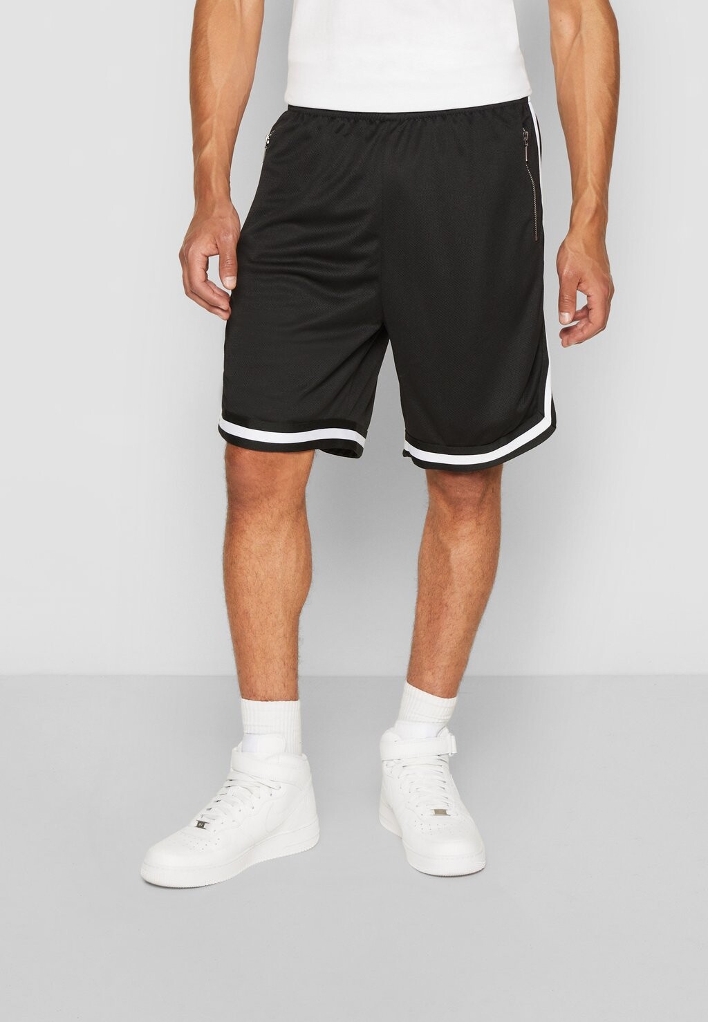 

Шорты Premium Stripes Urban Classics, черный