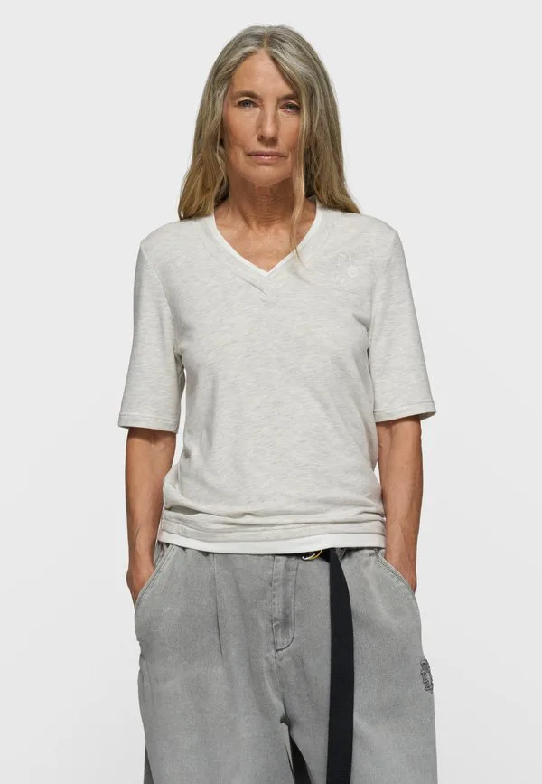 

Двухслойная футболка с v-образным вырезом, базовая футболка 10Days, Soft White Melee, Белый, Двухслойная футболка с v-образным вырезом, базовая футболка 10Days, Soft White Melee