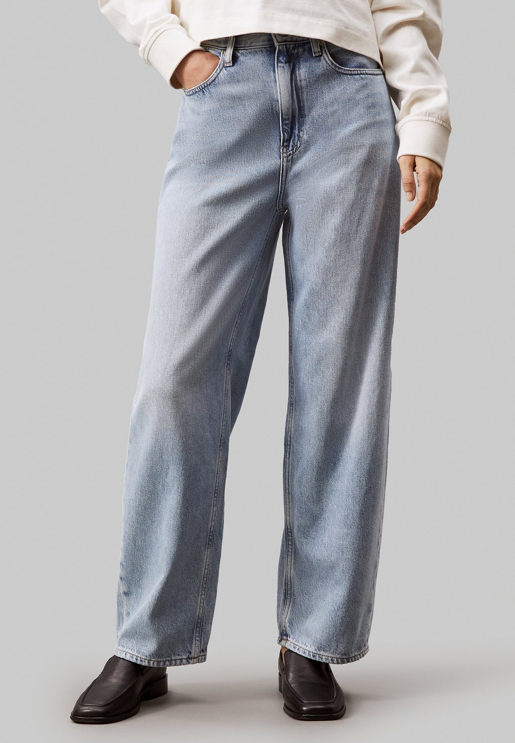 

Джинсы свободного кроя RISE BARREL Calvin Klein Jeans, светло-голубой