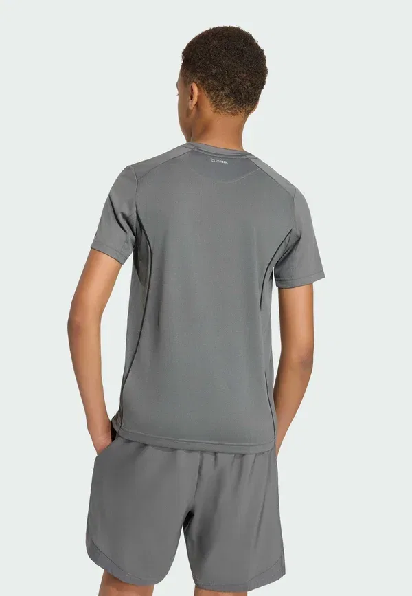 Футболка спортивная Adidas Sportswear Tech Apparel Climacool T-Shirt, серый рефлективный серебристый — фото 2