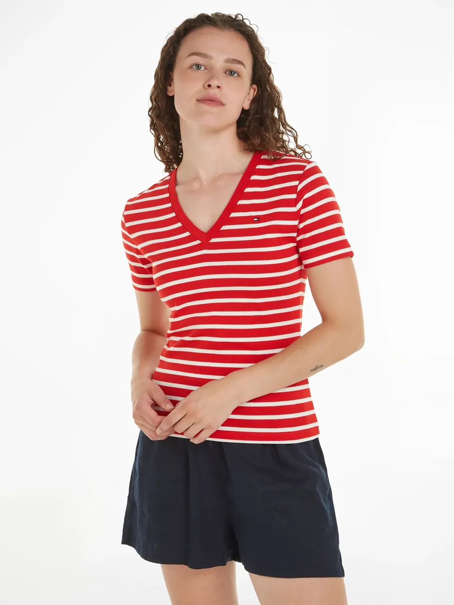 

Футболка Tommy Hilfiger с вышитым логотипом, цвет Fierce Red/Ecru