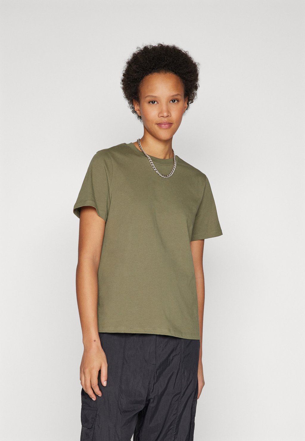 

Базовая футболка Pcria Solid Tee Pieces, цвет deep lichen green