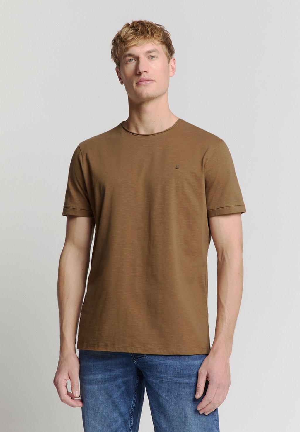 

Базовая футболка CREWNECK NO EXCESS, коричневый