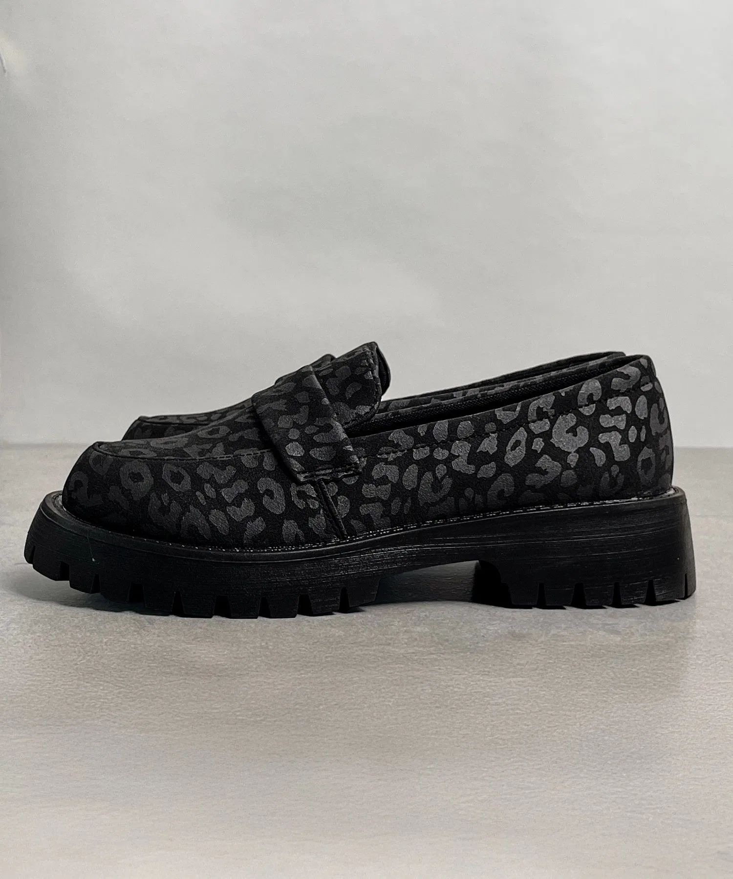 Унисекс лоферы на платформе с леопардовым принтом CALIFORNIA OUTFITTERS чёрные — фото 3
