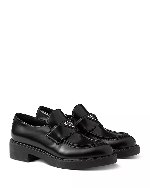 Женские лоферы из матовой кожи шоколадного цвета Prada, черный