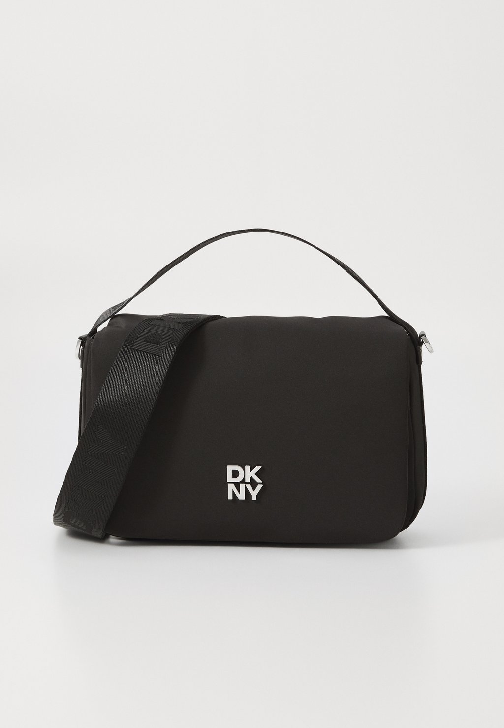 

Сумка FLAP SHOULDER DKNY, черный