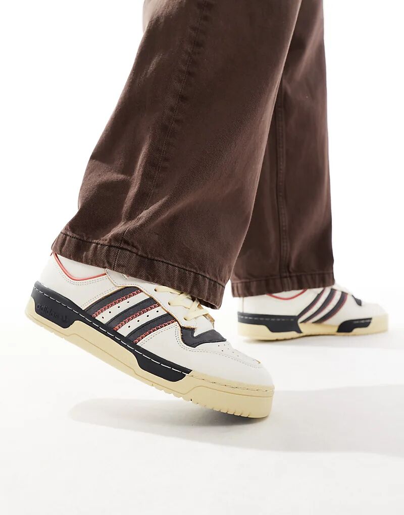 

Низкие кроссовки Rivalry 86 белого и серого цвета adidas Originals