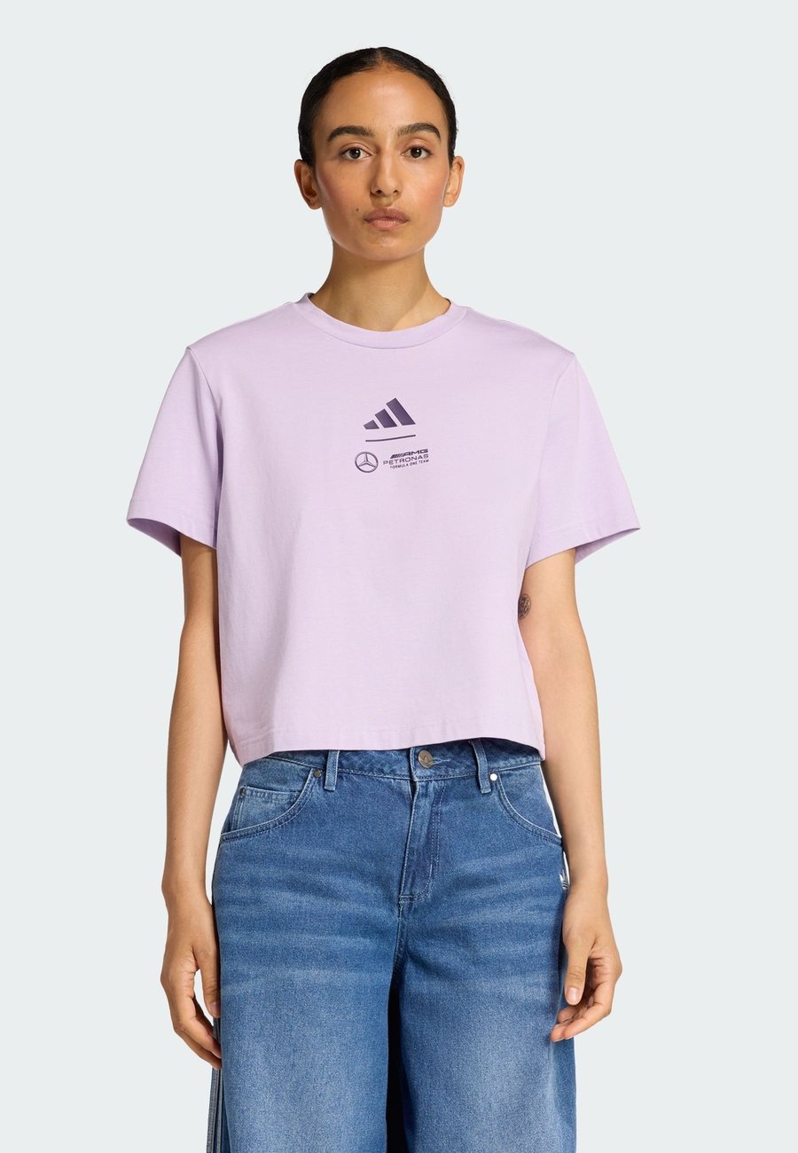 

Футболка Adidas Originals AMG PETRONAS FORMULA, Powder Plum/Purple, Синий, Футболка Adidas Originals AMG PETRONAS FORMULA, Powder Plum/Purple