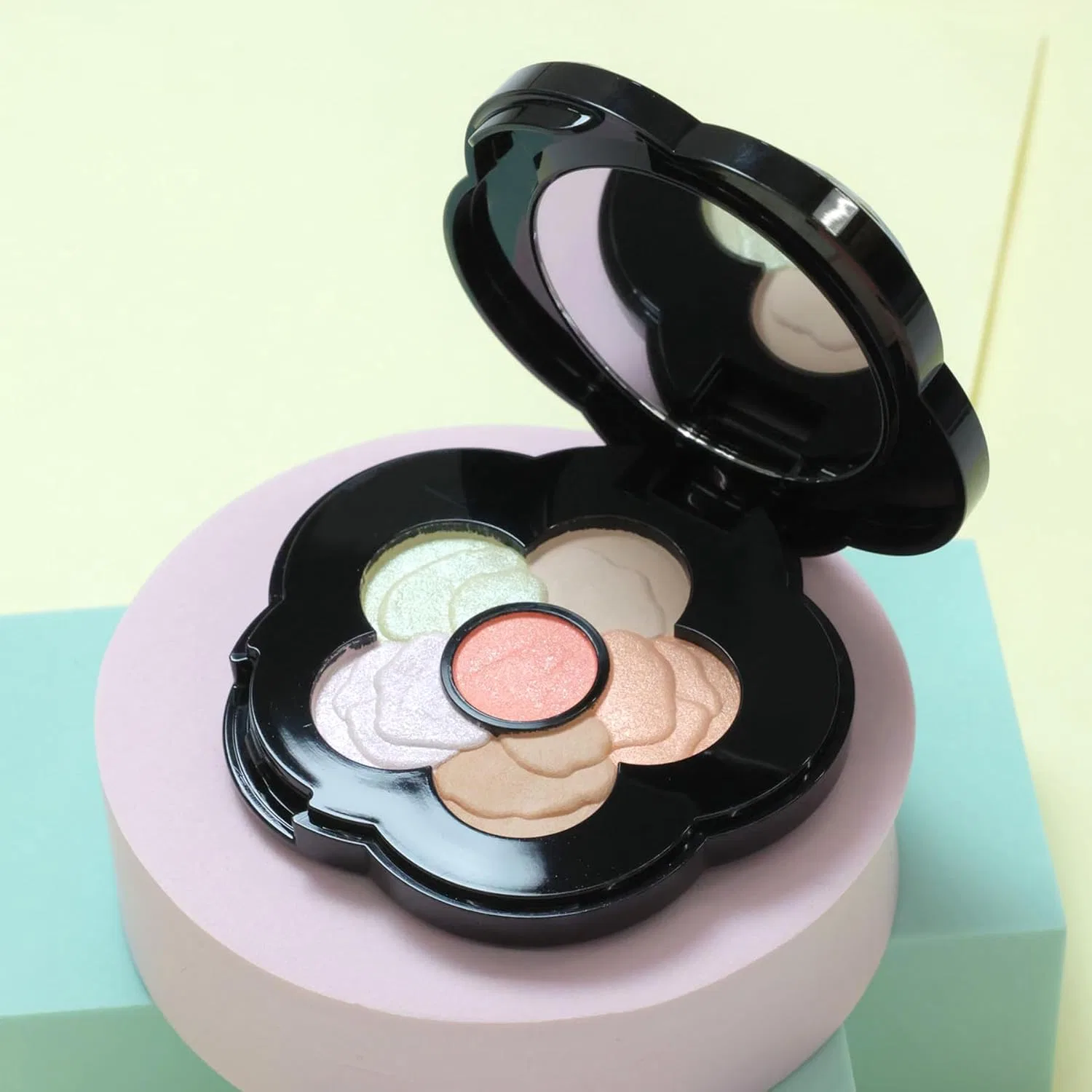 Палетка для лица Mary Quant Cheery Colors Four Face 02 6.5 г — фото 4
