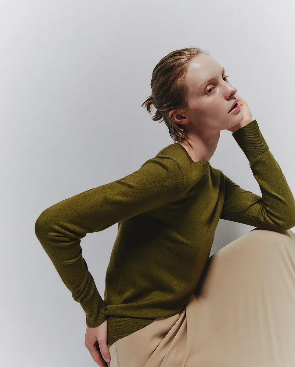 

Базовый джемпер с круглым вырезом Sfera, зеленый