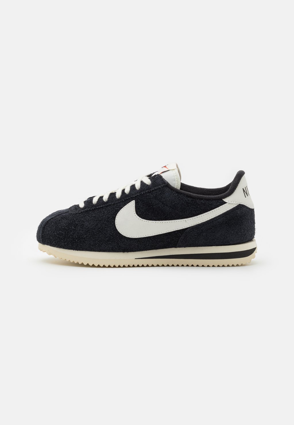 

Кроссовки низкие CORTEZ Nike Sportswear, цвет black/sail/coconut/milk/team orange