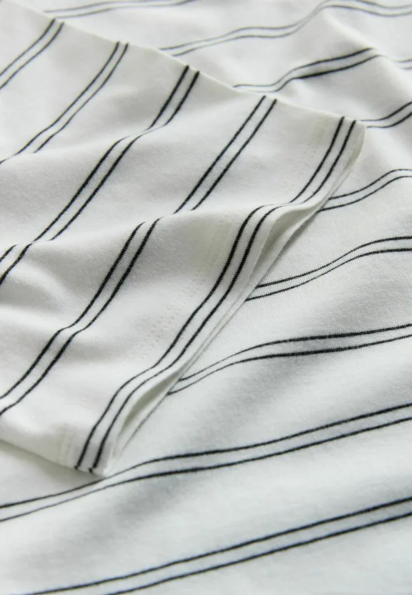 

Комплект из 4 футболок с коротким рукавом, стандартного кроя. The Set, Black Stripe Grey White