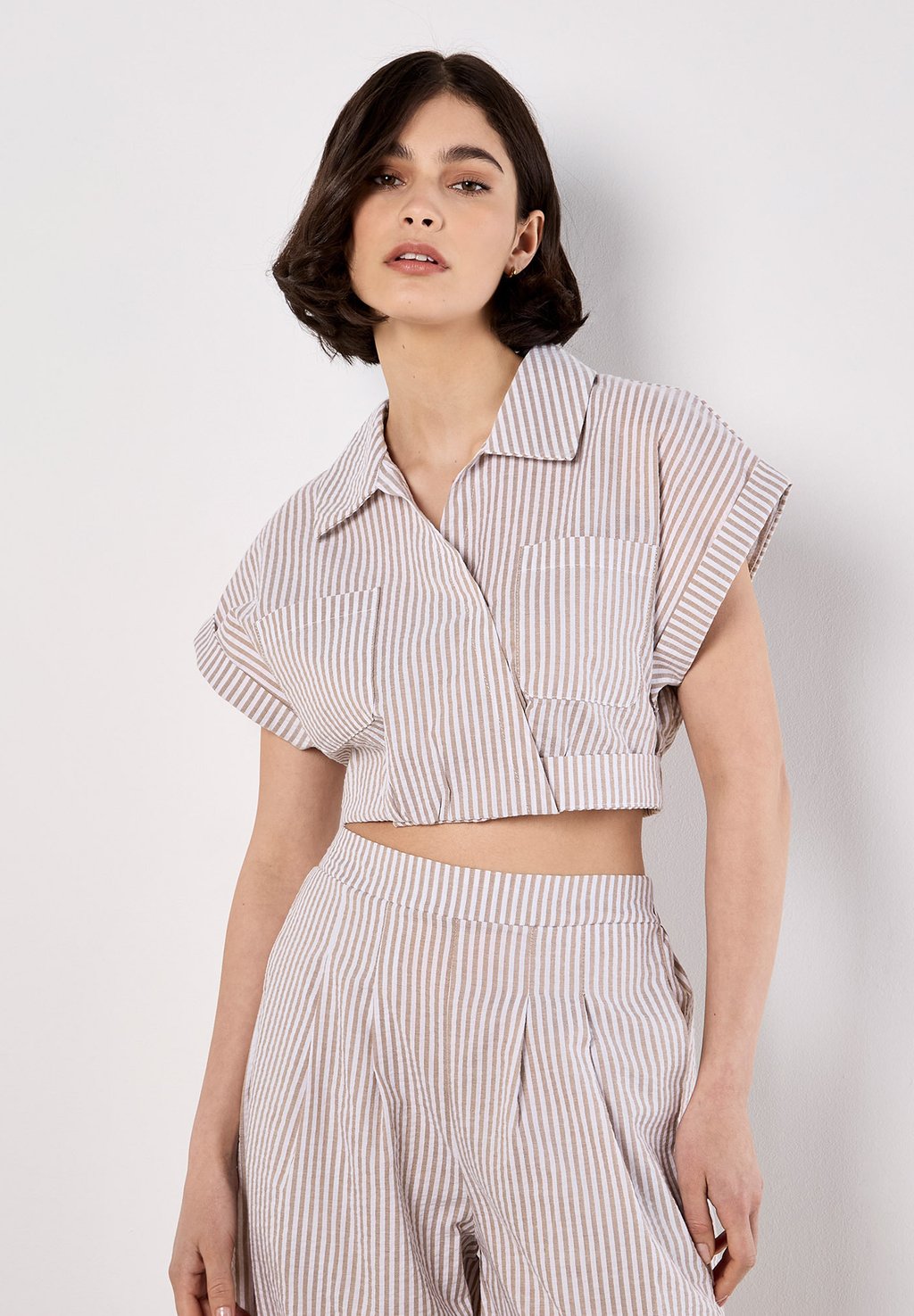 

Блузка на пуговицах STRIPE CROP Apricot, цвет Stone
