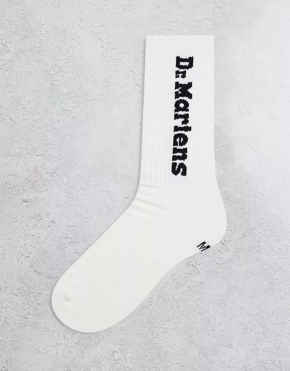 

Белые носки с вертикальным логотипом Dr Martens