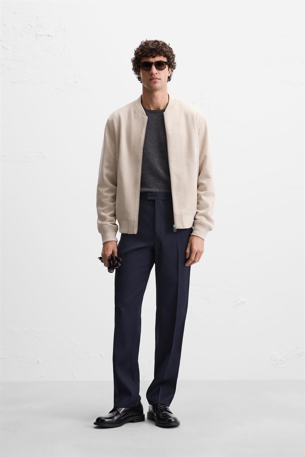 

Куртка-бомбер из искусственной замши ZARA, серый