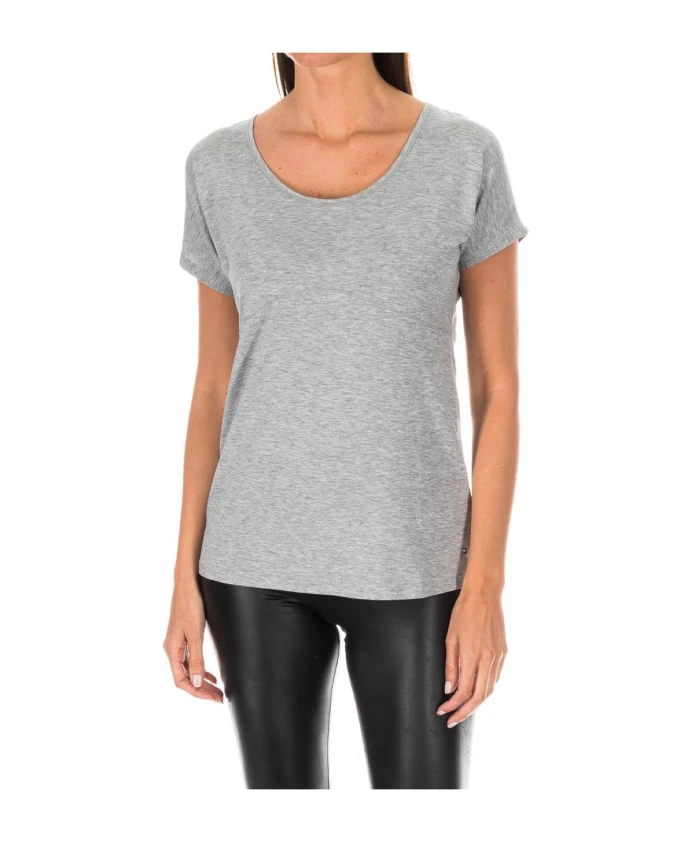 

Футболка с короткими рукавами и ребристыми манжетами. Tommy Hilfiger, серый