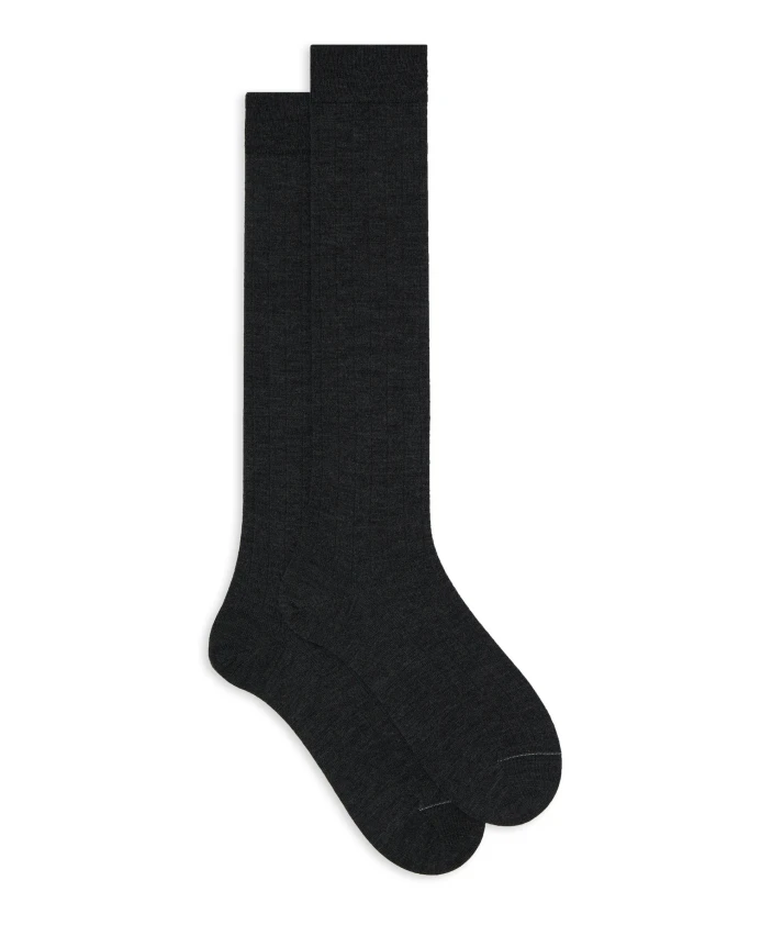 

Мужские длинные носки из шерсти, шелка и кашемира, антрацитового цвета, однотонные, с ребристой отделкой. Gallo, серый