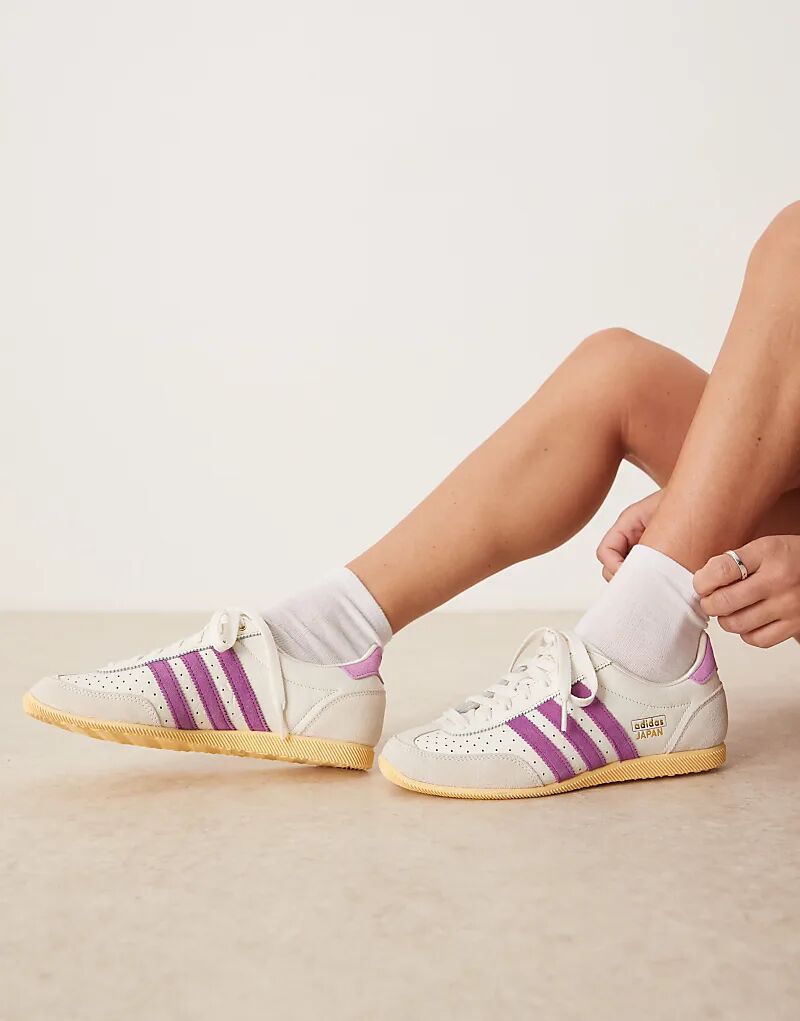 Кроссовки adidas Originals Japan в цветах: белый, насыщенный лиловый, оранжевый
