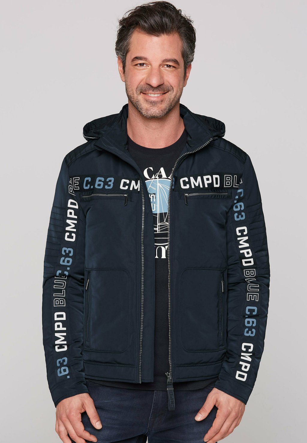 

Легкая куртка MIT BIKER-ELEMENTEN UND LOGO-TAPES Camp David, темно-синий