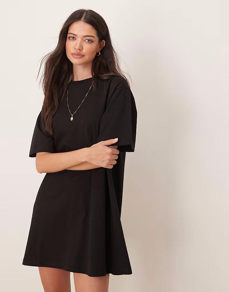 

Платье-футболка свободного кроя ASOS DESIGN с закрепкой сзади, черное
