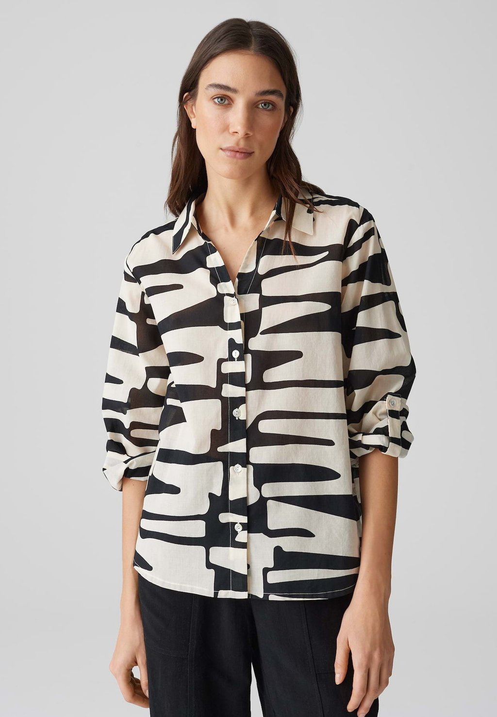 

Блузка на пуговицах LOOSE FIT PRINT WEITE V-AUSSCHNITT OPUS, черный