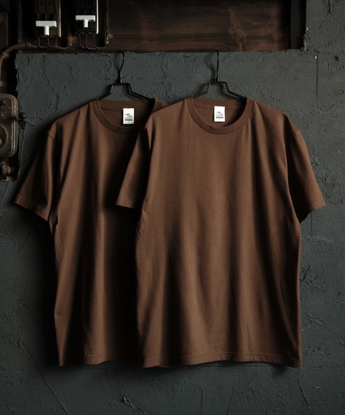 

Набор из 2 футболок, плотная ткань 5.6 унций (около 159 г) Coffee & Cigarettes, темно-коричневый