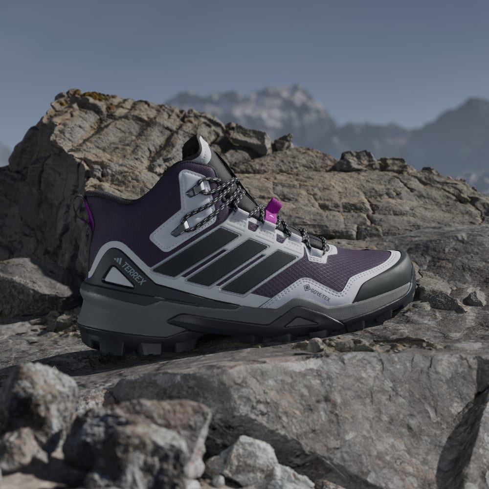 Ботинки Adidas Terrex Skychaser Mid GORE-TEX Hiking Shoes, цвет Aurora Plum/Carbon/Purple Burst — фото 2