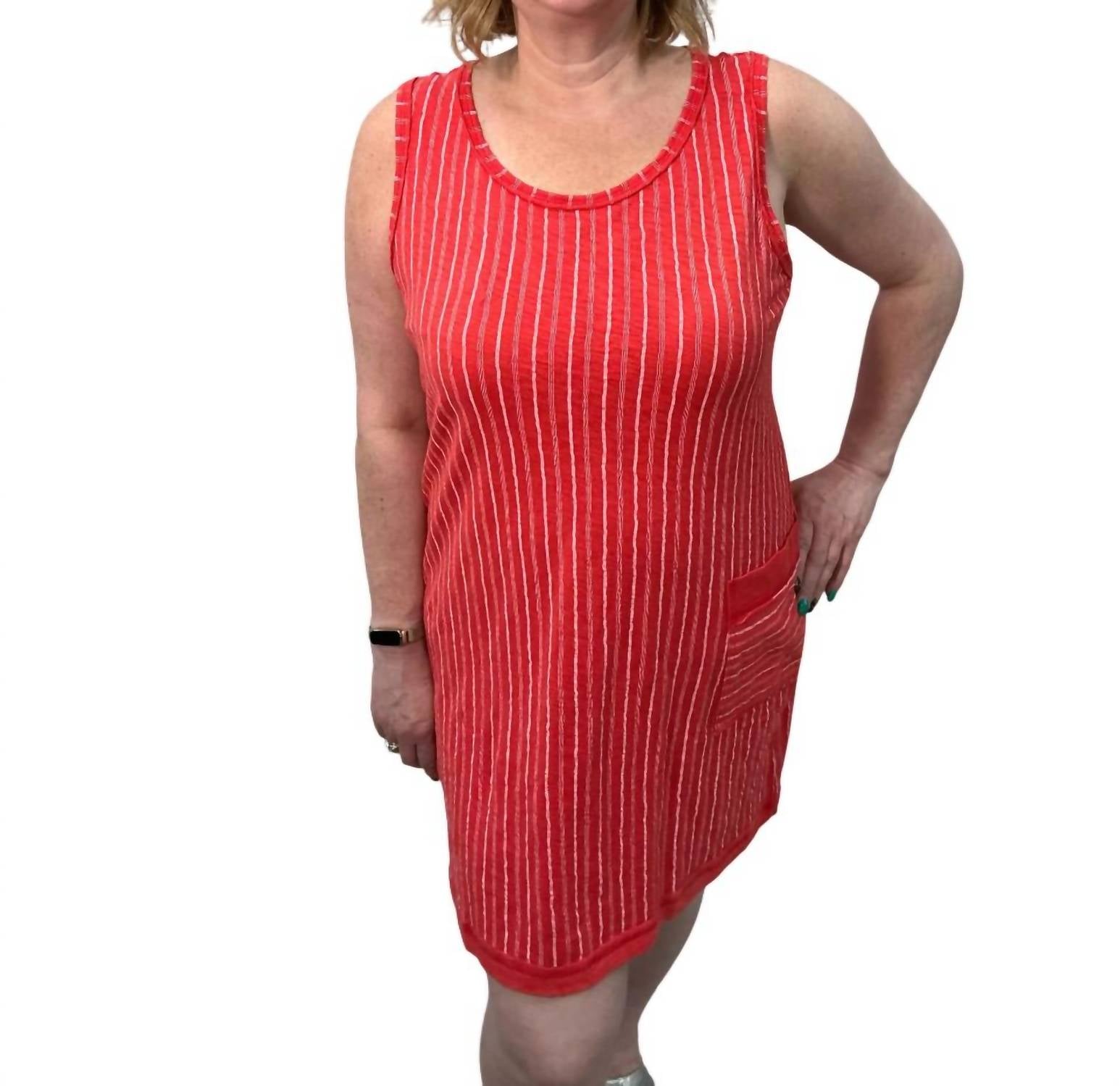 

Красное платье-сарафан без рукавов Escape