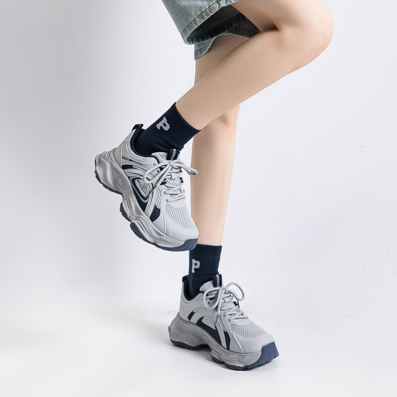 

Кроссовки женские толстые низкие серебряный Warrior, серый