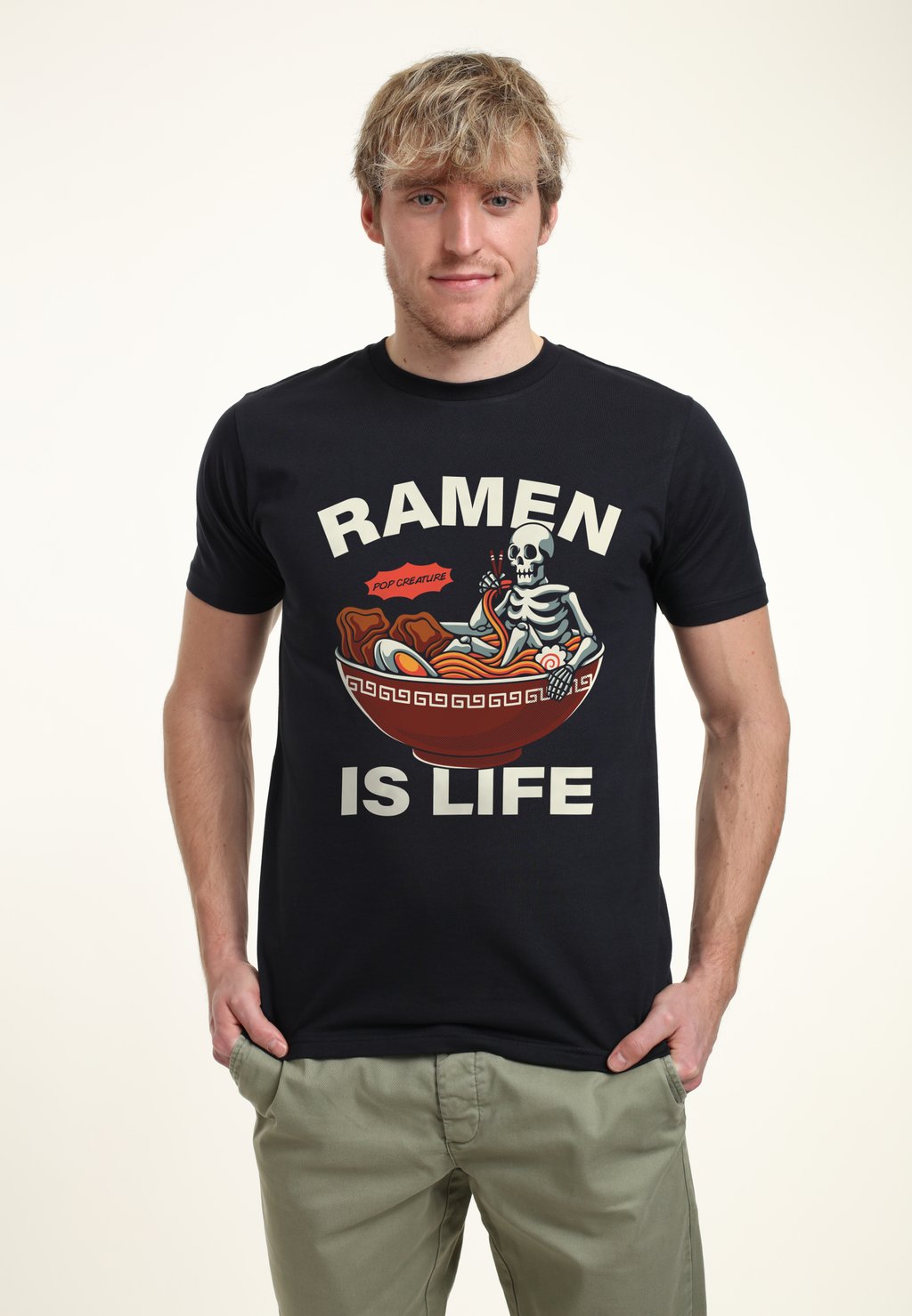 

Футболка с принтом POP CREATURE RAMEN IS LIFE Henry Tiger, темно-синий