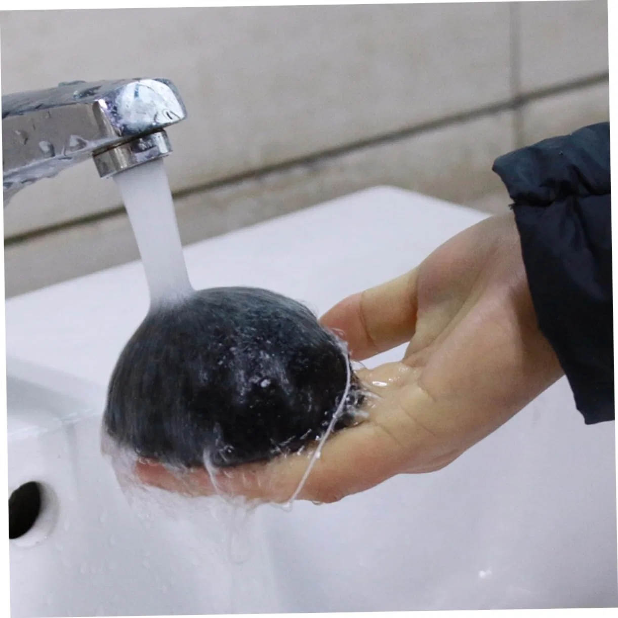 Мочалка для лица Konjac с древесным углем KESYOO, 1 шт, 7x4x2 см, черный — фото 2