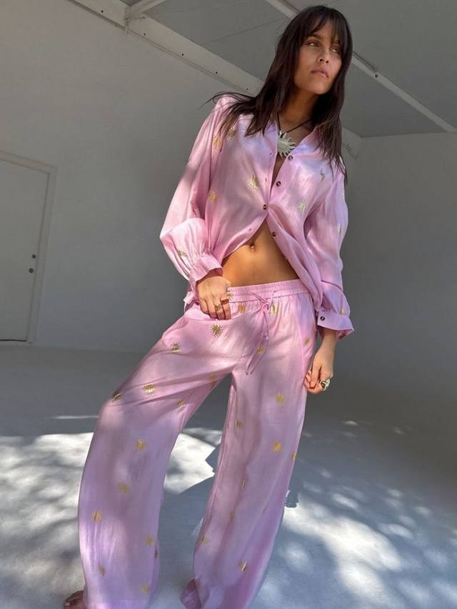 

Хлопковые льняные брюки с декоративными элементами Never Fully Dressed, Pink