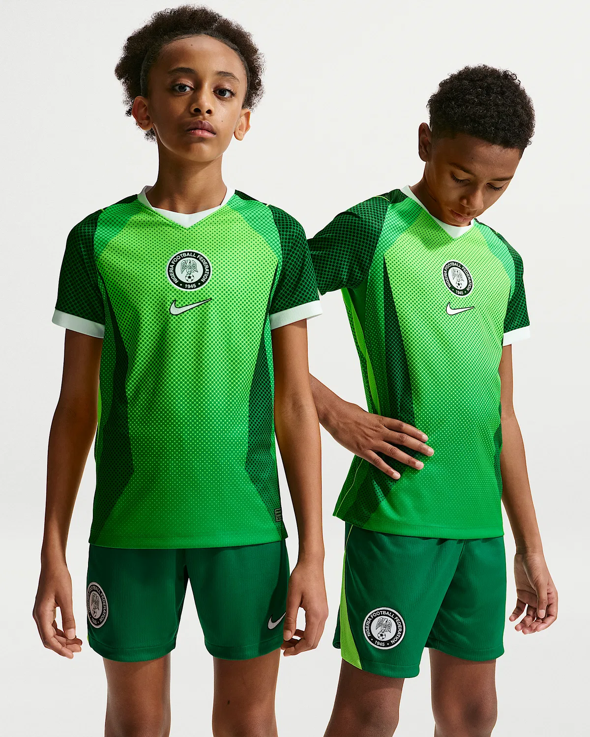 Большие детские футболка Nike Dri-FIT с коротким рукавом Нигерия 2026 Стадиум Хоум, Pine Green/Electric Green/White