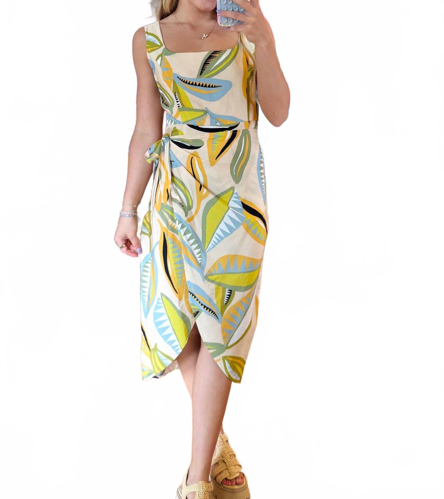 

Многоцветное платье-футляр с лиственным принтом Karlie, мультиколор