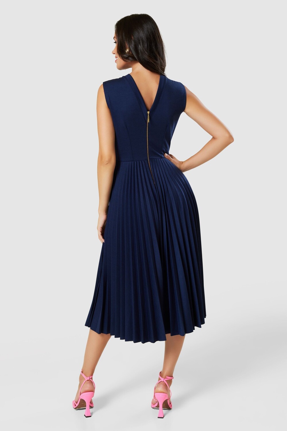 

Плиссированное платье с V-образным вырезом на спине Closet London, синий