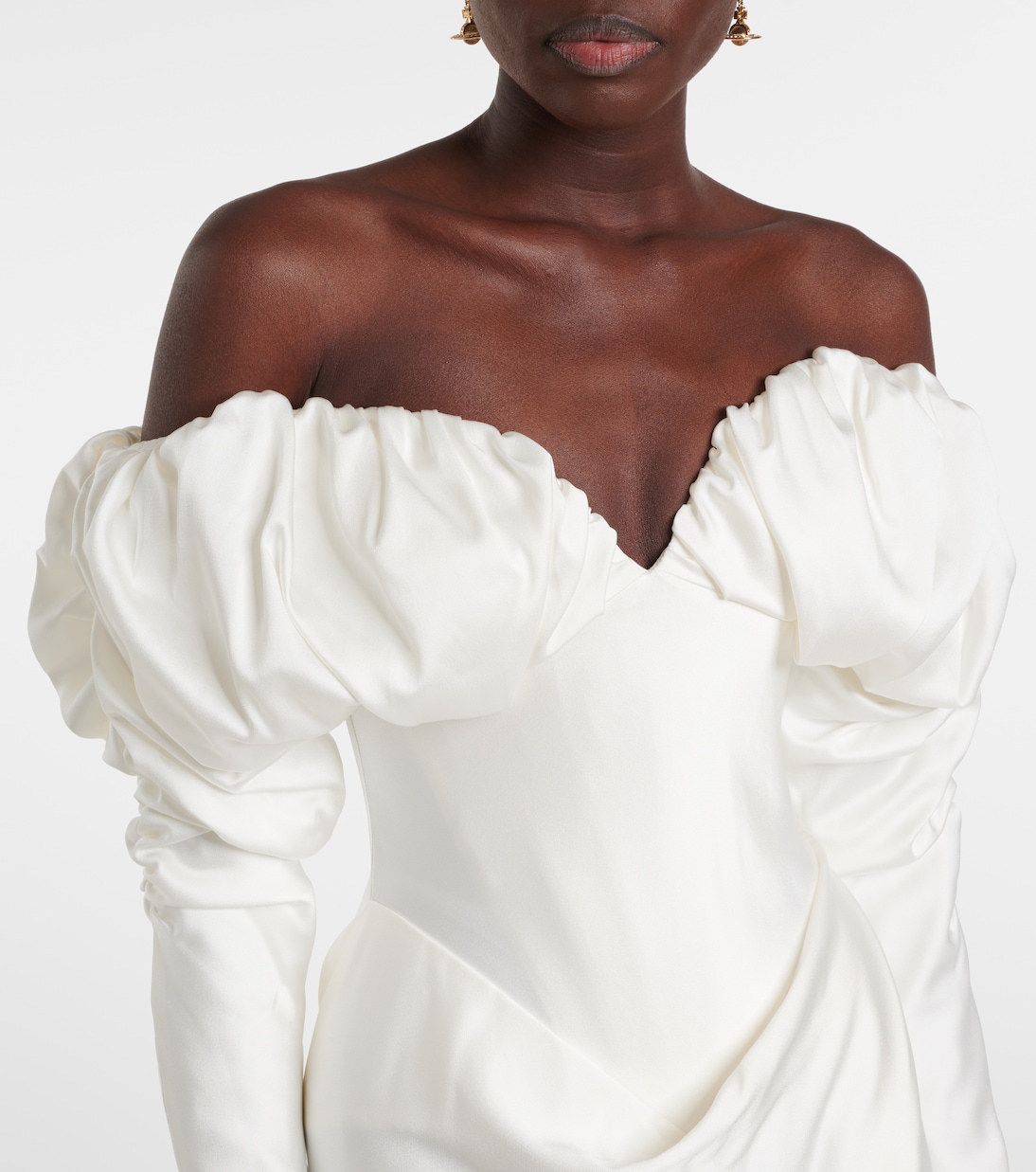 Свадебное платье Ember с атласным корсетом и открытыми плечами Vivienne Westwood, слоновая кость — фото 4