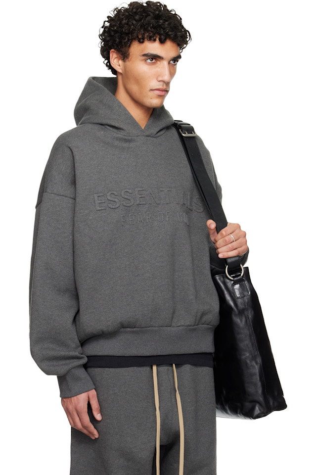Fear Of God Essentials Классическая толстовка с тиснением «essentials» серого цвета с праздничной тематикой — фото 2
