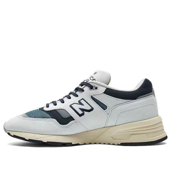 

Кроссовки 1530 сделано в Англии New Balance, серый