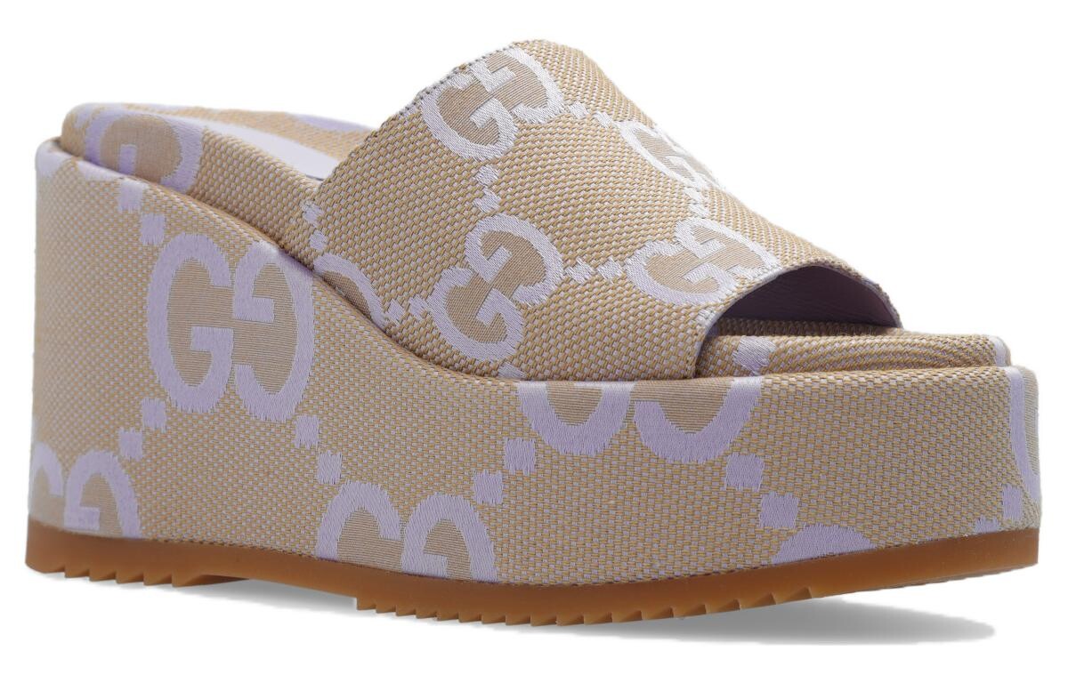 Сандалии Gucci Jumbo GG Platform Slide, бежевый / светло-голубой — фото 3