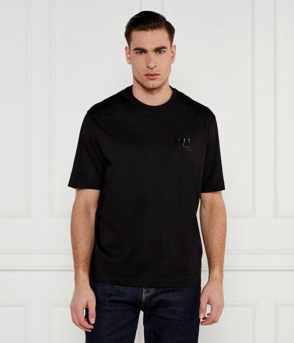 

Футболка мужская Armani Exchange классического кроя, черный