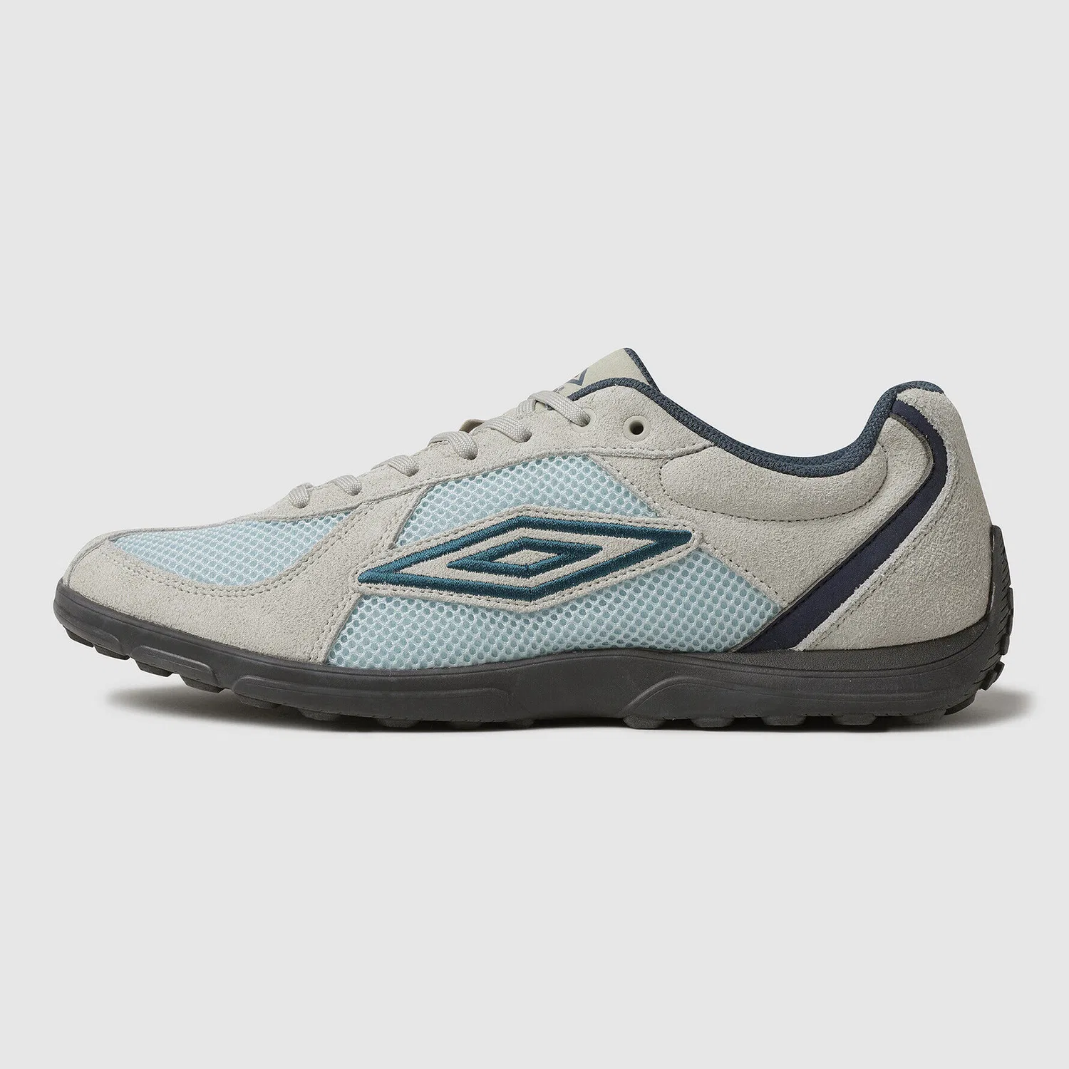 Мужские серые кроссовки Motor A1 от Umbro