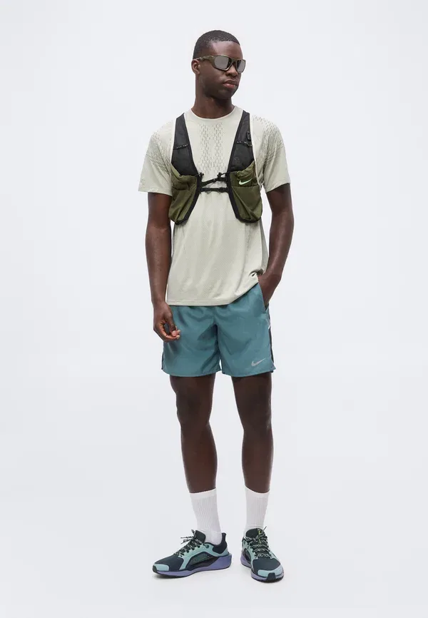 Шорты спортивные Nike Performance M nk df miler 7in 2in1 short, минеральный сланец/черная ель — фото 2