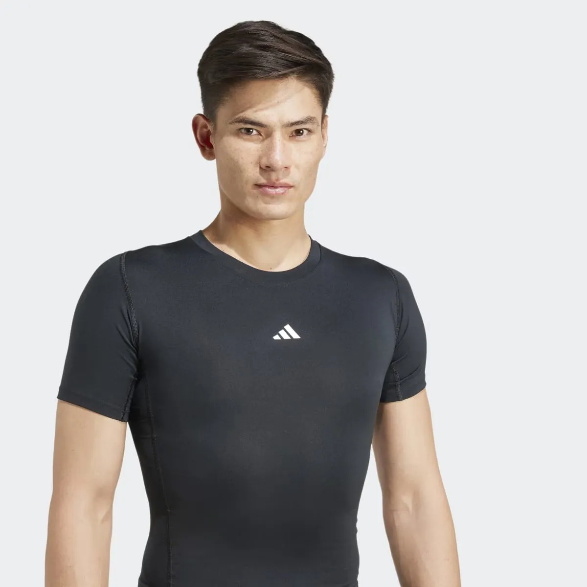 TECHFIT Compression Training мужская футболка Adidas, чёрный — фото 4