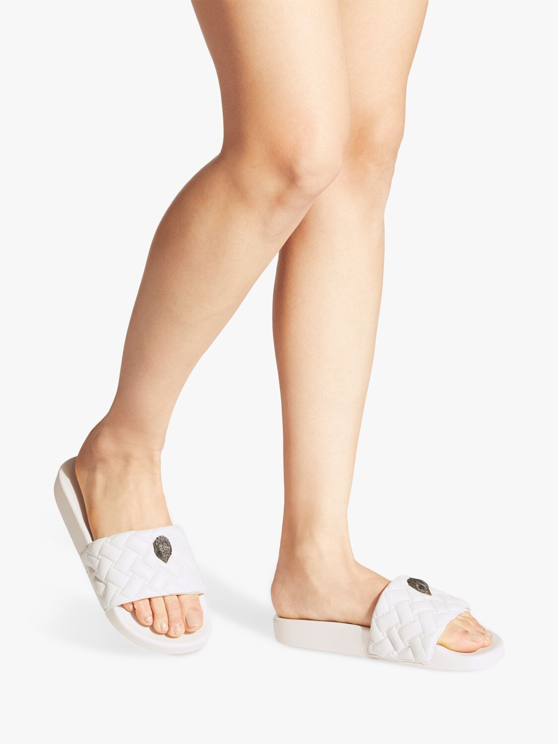 Kurt Geiger London Meena Eagle Стеганые шлепанцы, натуральная замазка — фото 3