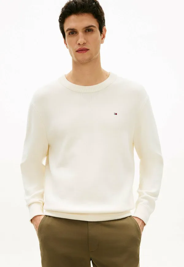 Свитер с круглым вырезом и вышивкой флага, свободного кроя. Tommy Hilfiger, Ivory Petal