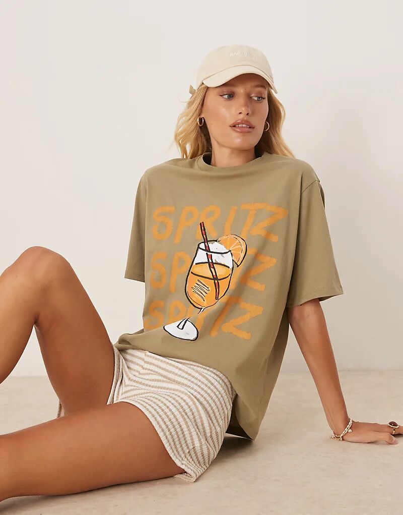 

Футболка ASOS DESIGN свободного кроя с принтом напитков в цвете шалфея