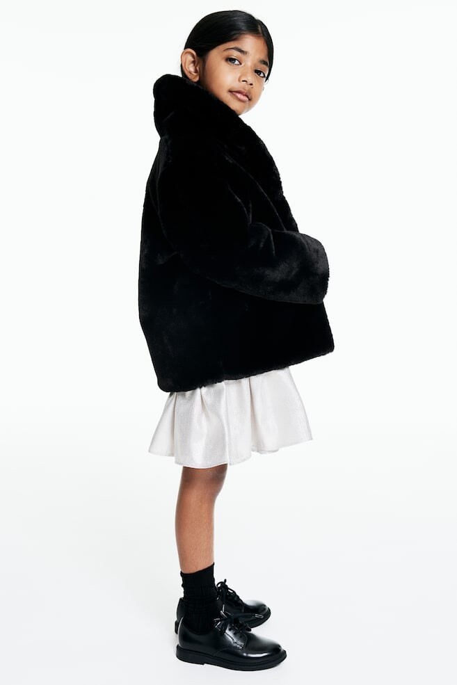 

Лохматая куртка H&M, черный